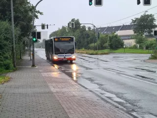 Puh, da kommt er. Sogar fast pünktlich.<br />Beim nächsten Umsteigen hab ich ja satte 2min Puffer...