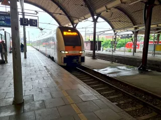 Und der nimmt mich mit bis Aachen Hauptbahnhof.<br />Glücklicherweise war der Umstig nur von einer Bahnsteigseite auf die andere.<br />Sonst wär´s sportlich geworden.