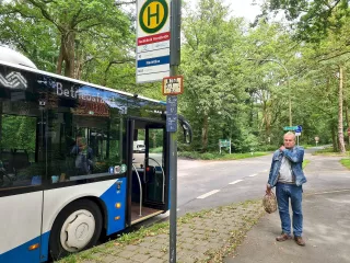 Mit dem Bus bis zur Endhaltestelle.