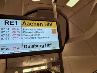 Ach was? Die Eile war gar nicht nötig, da der RE1 eh 20min Verspätung hat? Schon so früh am Morgen?<br />Wär nicht schlecht gewesen, wenn das vorab irgendwo gestanden hätte...