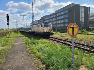 91 80 6 111 108-7 Einfahrt von Süden
