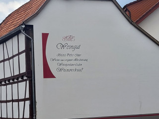 Hat da einer seinen Beruf verfehlt?<br />Zu sehen auf dem Weg runter zur Ahr.