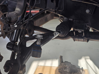 Spurstangenkopf montiert links