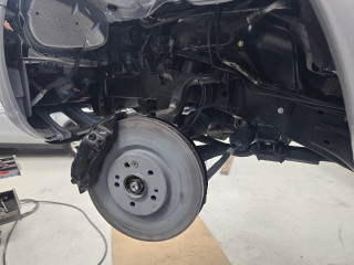 Achsschenkel komplett mit Antriebswelle links