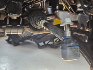 Spurstangenkopf montiert rechts