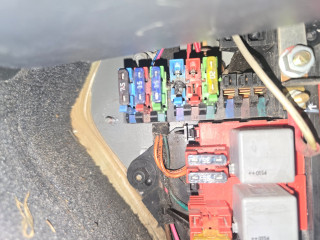 Verschmorter Sicherungshalter F4