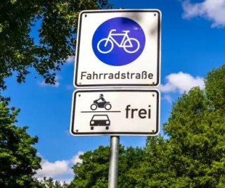 Fahrradstrasse.jpg